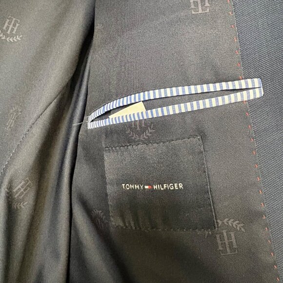 Tommy Hilfiger Men's 52% Wool Navy Blue Two Button Blazer Jacket Size 42R - Picture 8 of 15